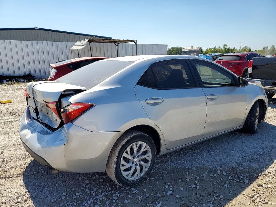 2017 TOYOTA COROLLA LE 3