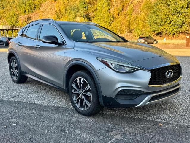 2018 INFINITI QX30 LUXURY