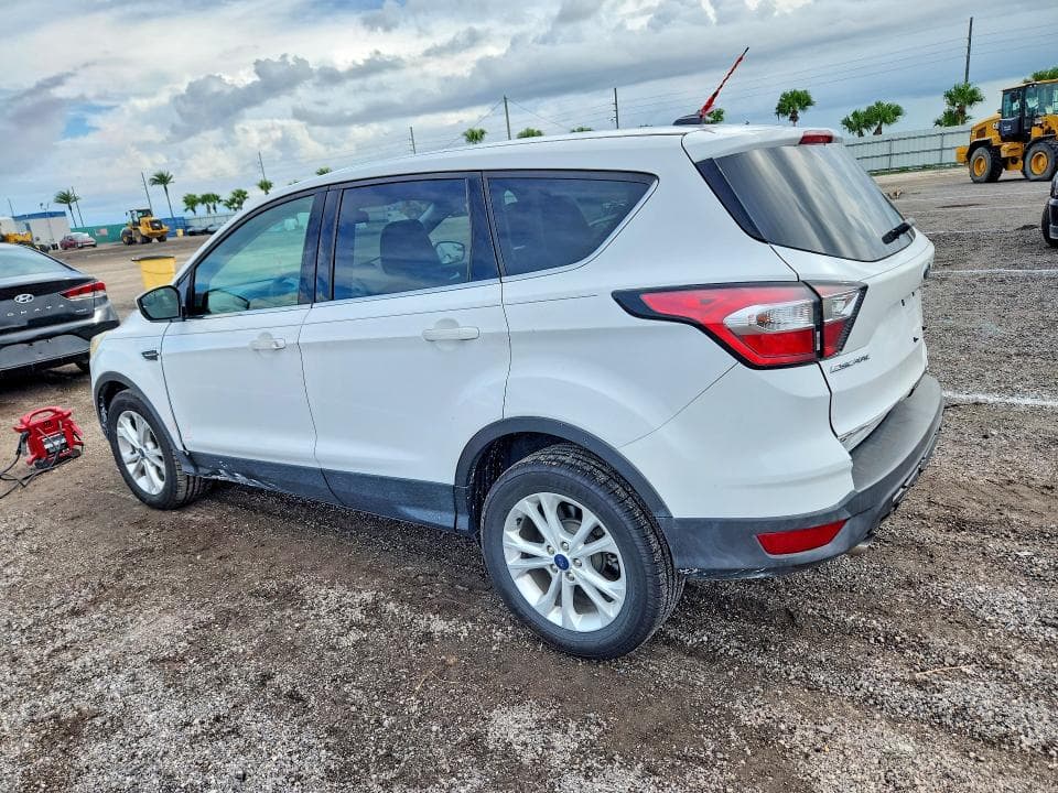 2017 FORD ESCAPE SE 2