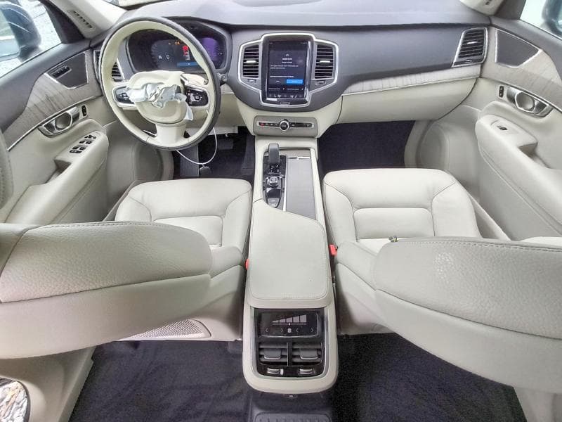 2025 VOLVO XC90 CORE 8