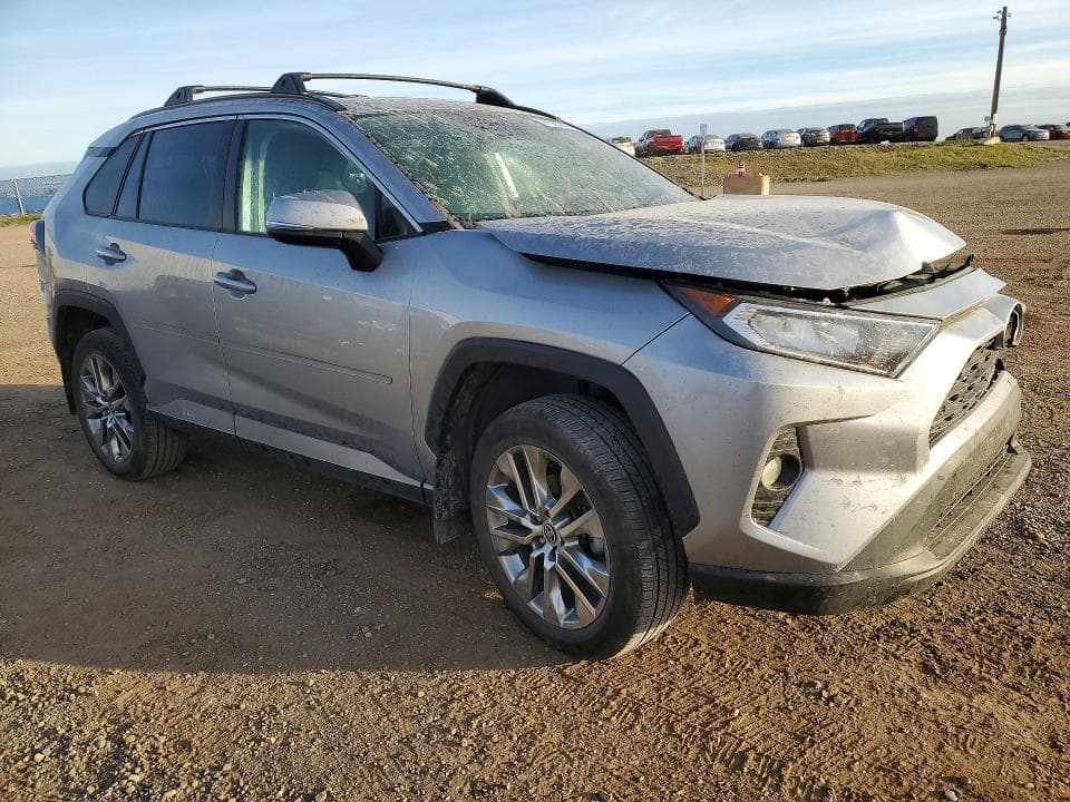 2021 TOYOTA RAV4 XLE 4