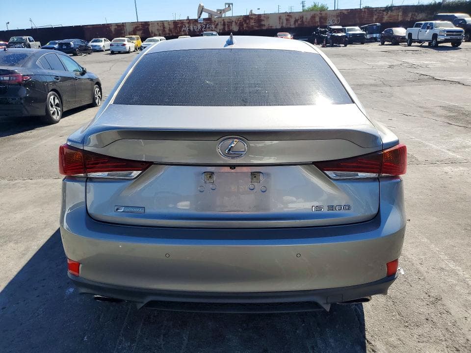 2018 LEXUS IS 300 6