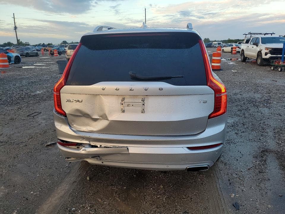 2017 VOLVO XC90 T5 6
