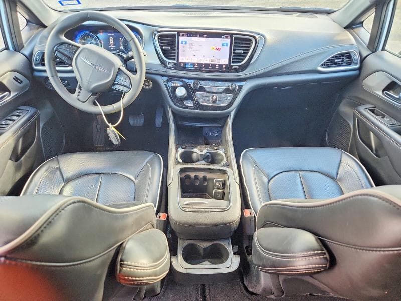 2025 CHRYSLER PACIFICA LIMITED 8