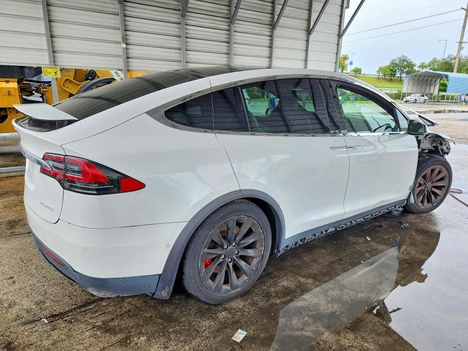 2021 TESLA MODEL X 3