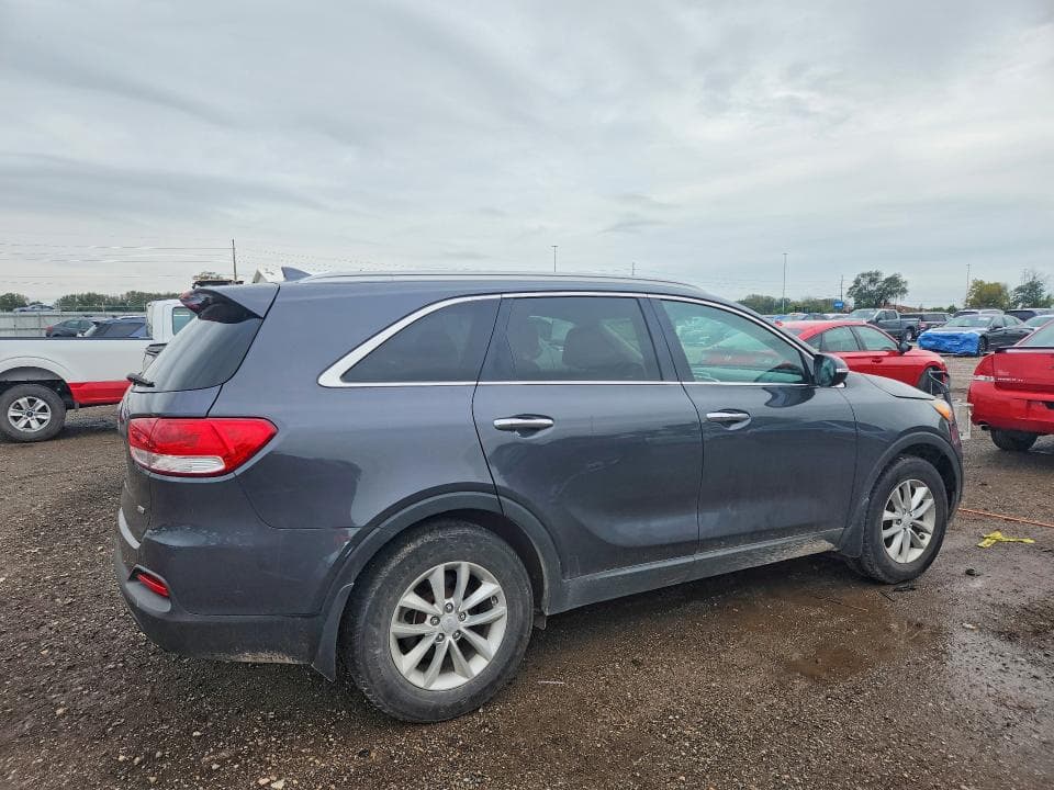 2017 KIA SORENTO LX 3