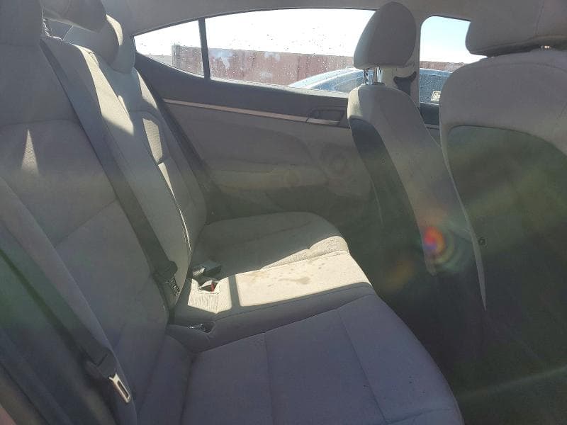 2018 HYUNDAI ELANTRA SE 10