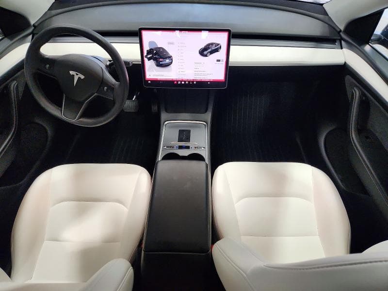 2024 TESLA MODEL Y 8