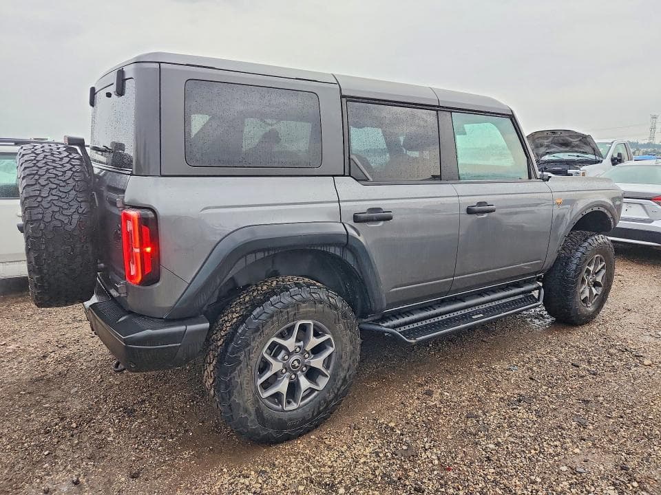 2023 FORD BRONCO BASE 3