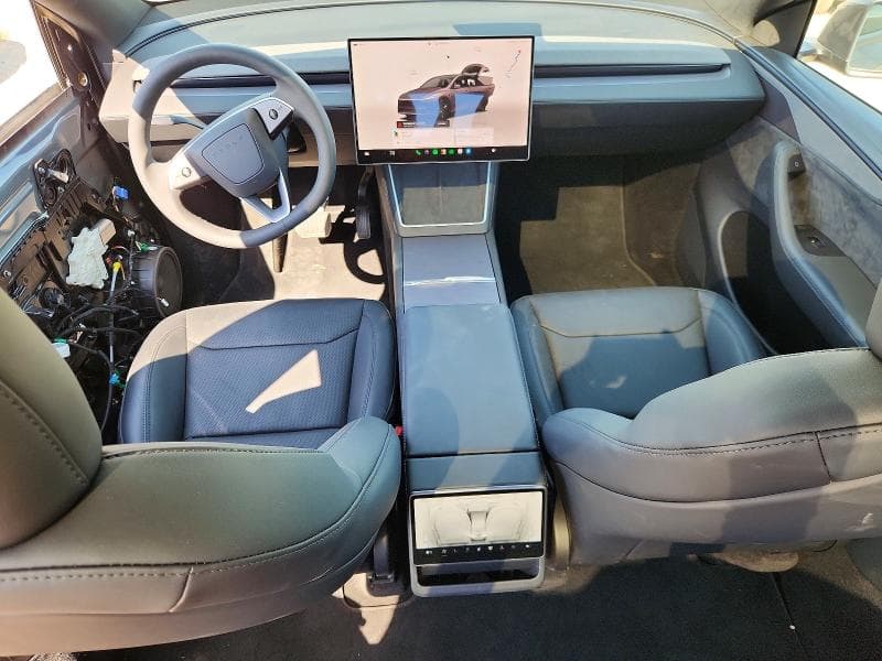 2026 TESLA MODEL Y 8