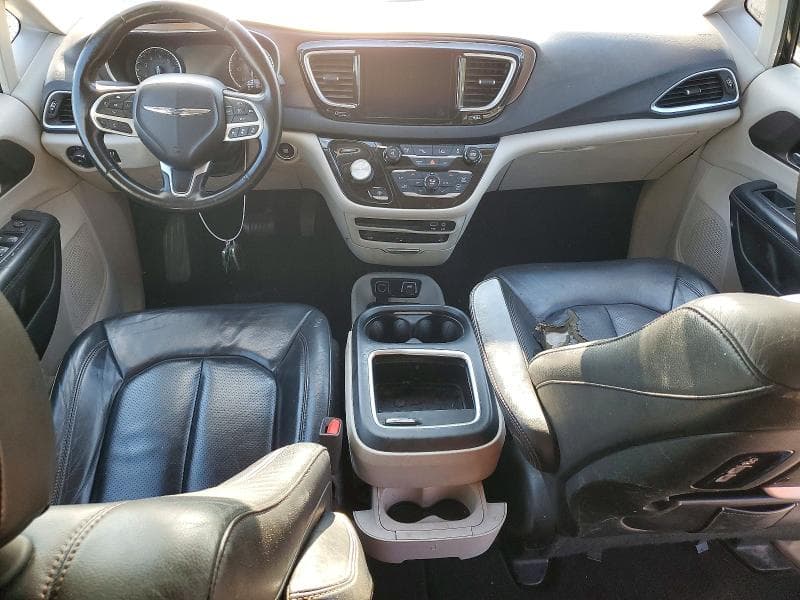 2017 CHRYSLER PACIFICA 8