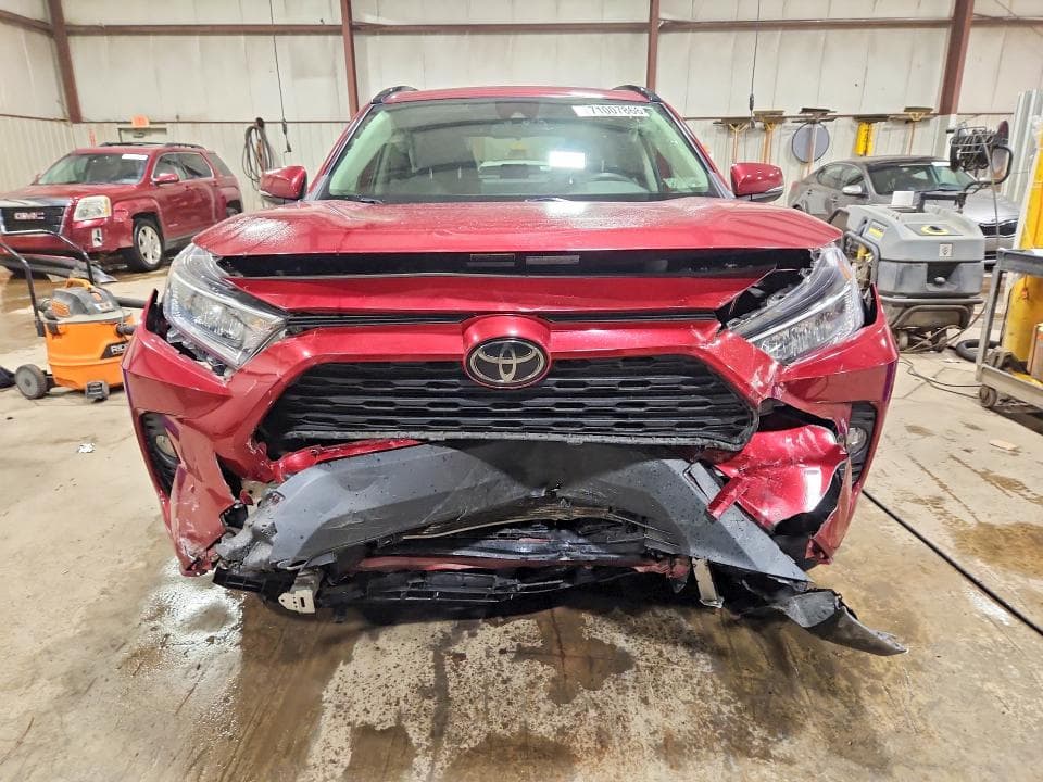 2020 TOYOTA RAV4 XLE 5