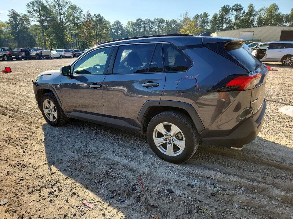 2019 TOYOTA RAV4 XLE 2