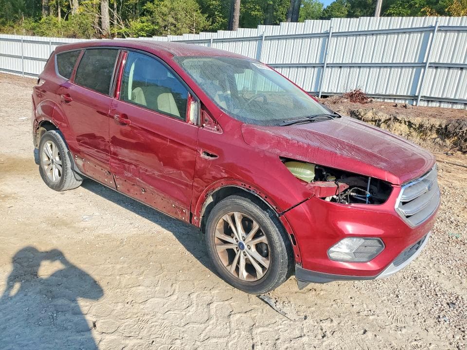 2017 FORD ESCAPE SE 4