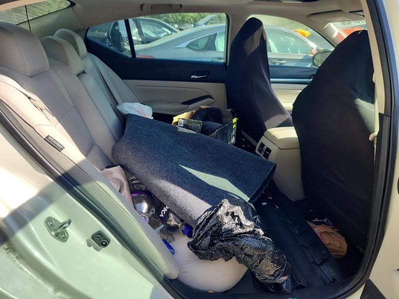 2019 NISSAN ALTIMA SV 10