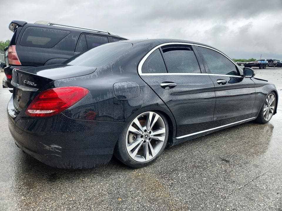 2018 MERCEDES-BENZ C 350E 3