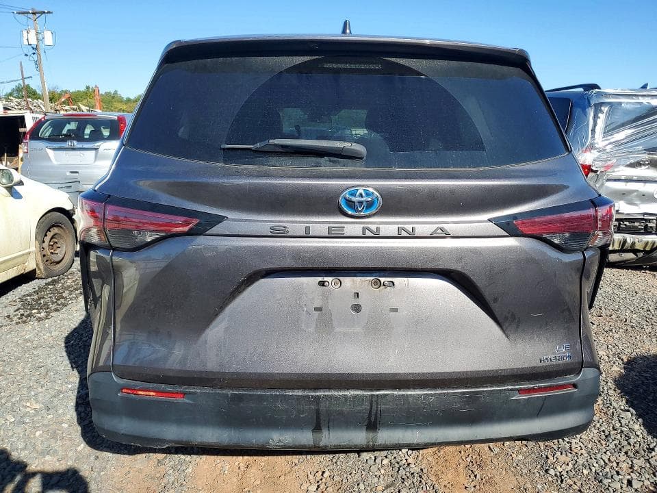 2021 TOYOTA SIENNA LE 6