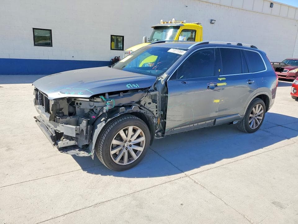 2017 VOLVO XC90 T6
