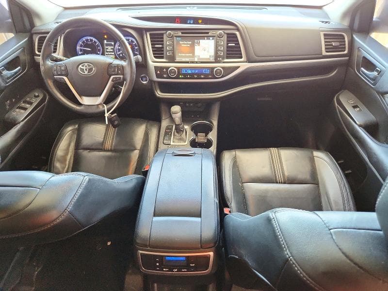 2018 TOYOTA HIGHLANDER SE 8
