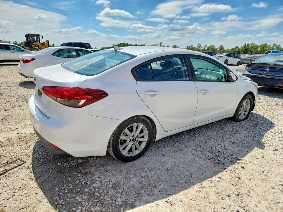 2017 KIA FORTE LX 3