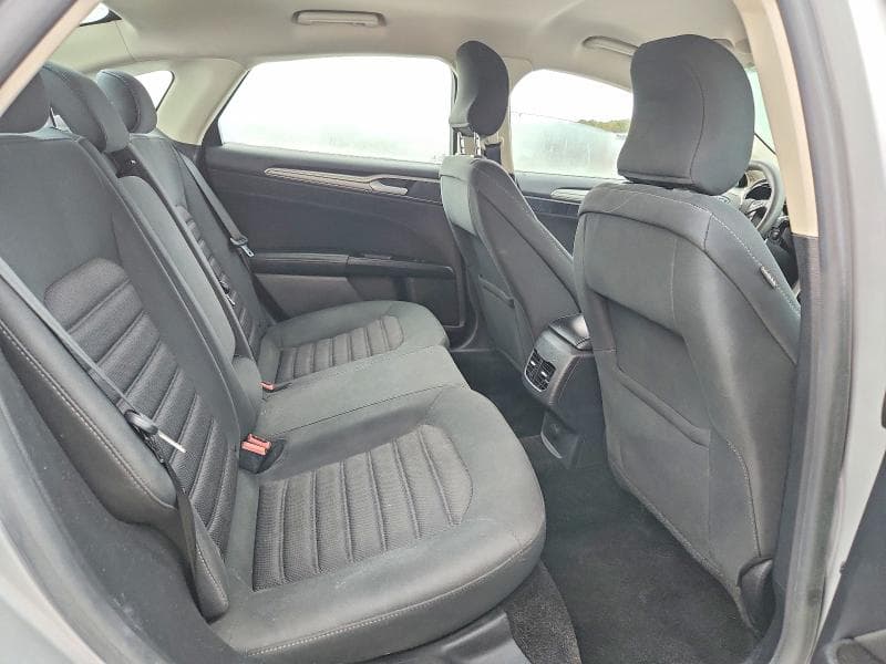 2017 FORD FUSION SE 10