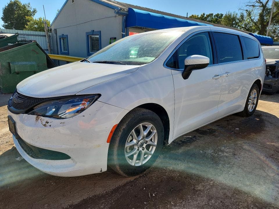 2023 CHRYSLER VOYAGER LX