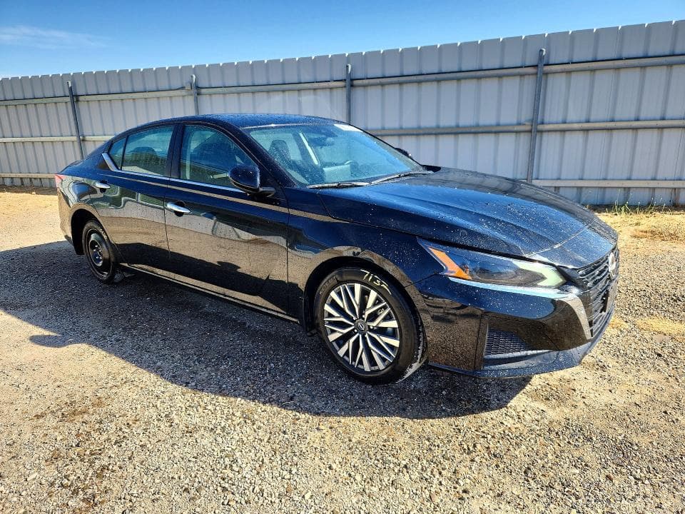 2024 NISSAN ALTIMA SV 4