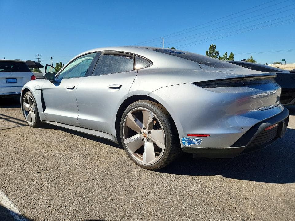 2021 PORSCHE TAYCAN 2