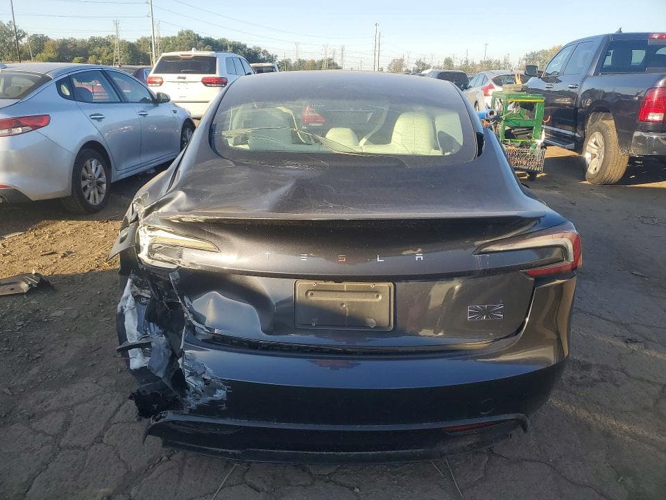 2025 TESLA MODEL 3 6