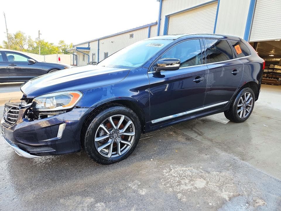 2017 VOLVO XC60 T6 DYNAMIC - 1