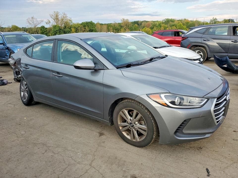 2017 HYUNDAI ELANTRA SE 4