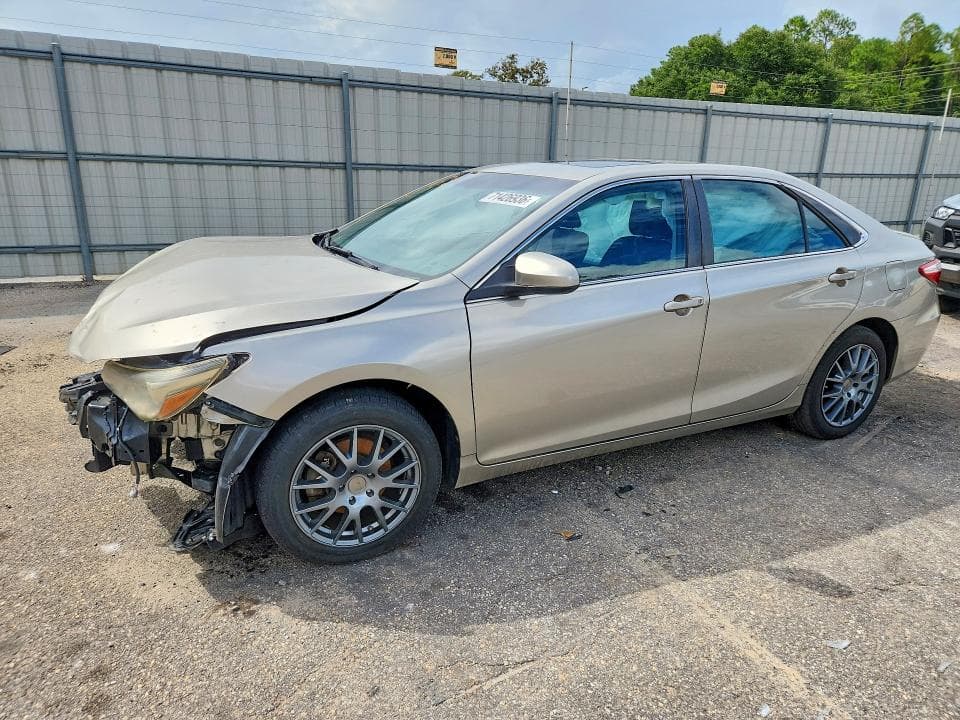 2017 TOYOTA CAMRY SE - 1