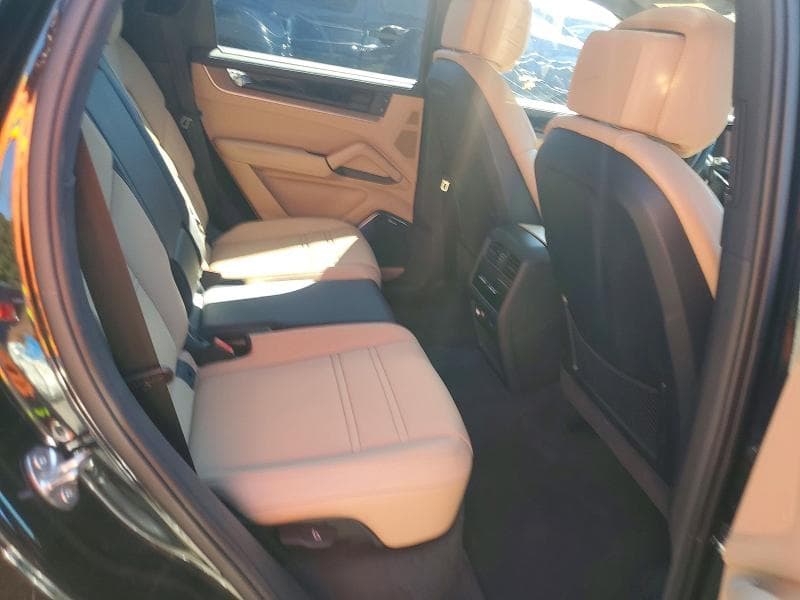 2026 PORSCHE CAYENNE SE HYBRID 10