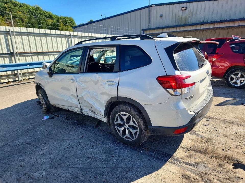 2019 SUBARU FORESTER PREMIUM 2