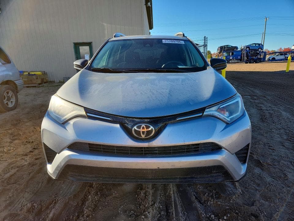 2017 TOYOTA RAV4 LE 5