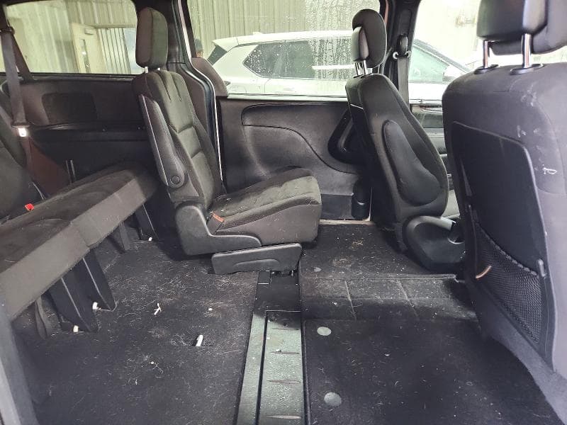2017 DODGE GRAND CARAVAN SE 11
