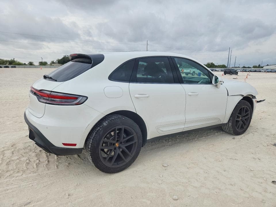 2022 PORSCHE MACAN 3
