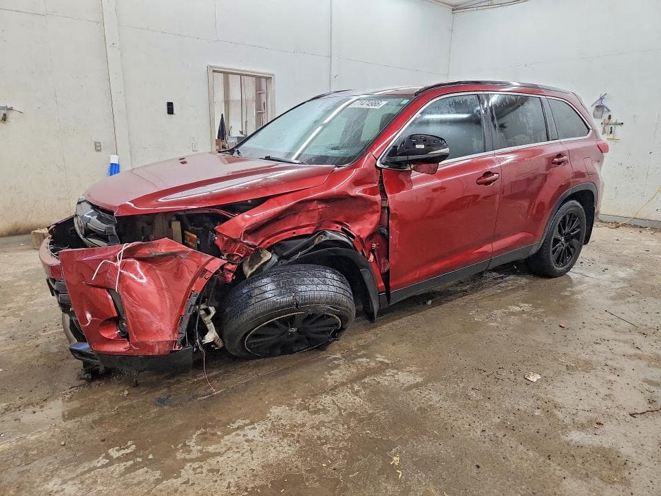 2019 TOYOTA HIGHLANDER SE - 1