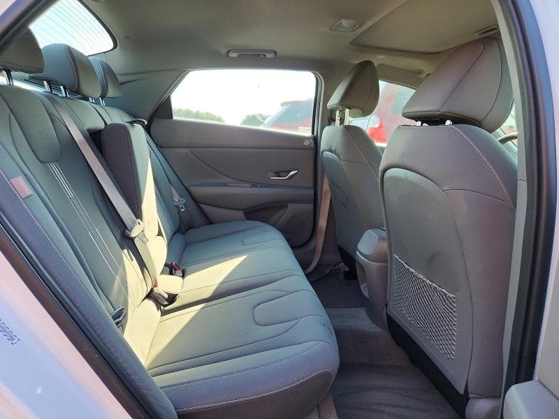 2024 HYUNDAI ELANTRA SEL 10