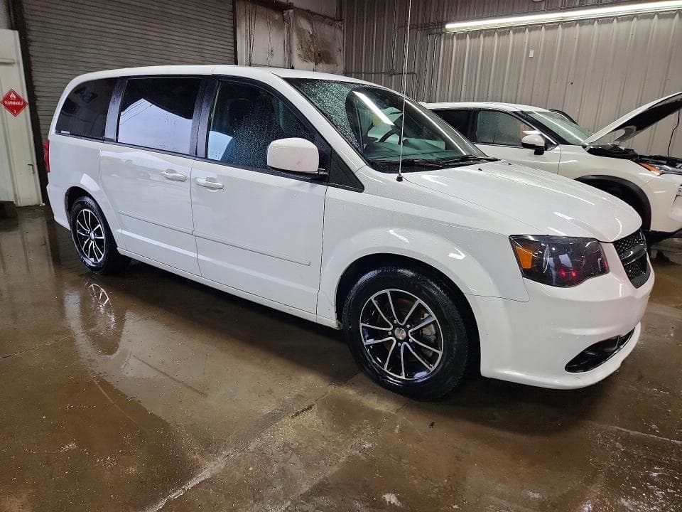 2017 DODGE GRAND CARAVAN SE 4