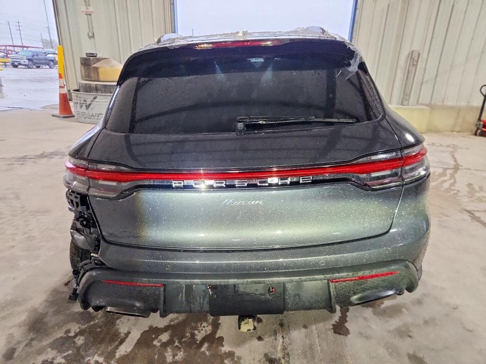 2026 PORSCHE MACAN BASE 6