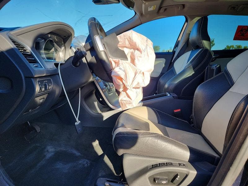 2017 VOLVO XC60 T6 DYNAMIC 7