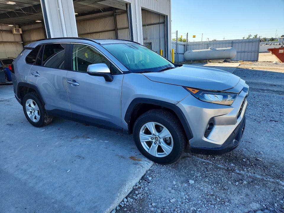 2019 TOYOTA RAV4 XLE 4
