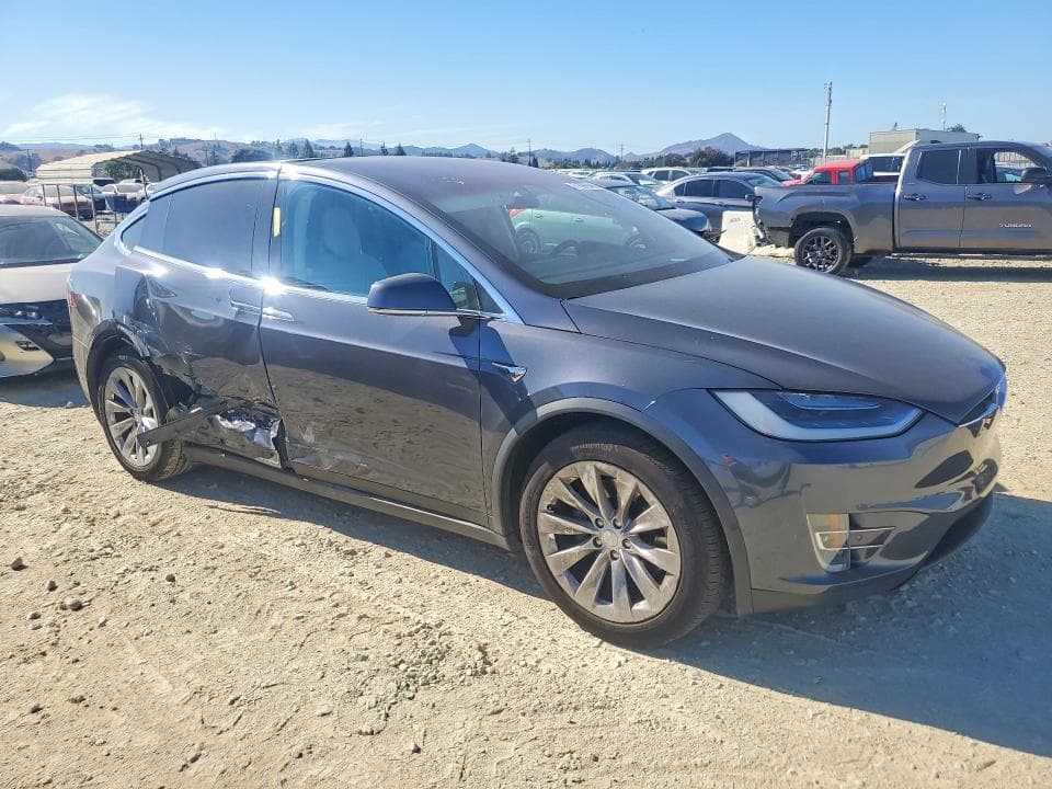 2018 TESLA MODEL X 4