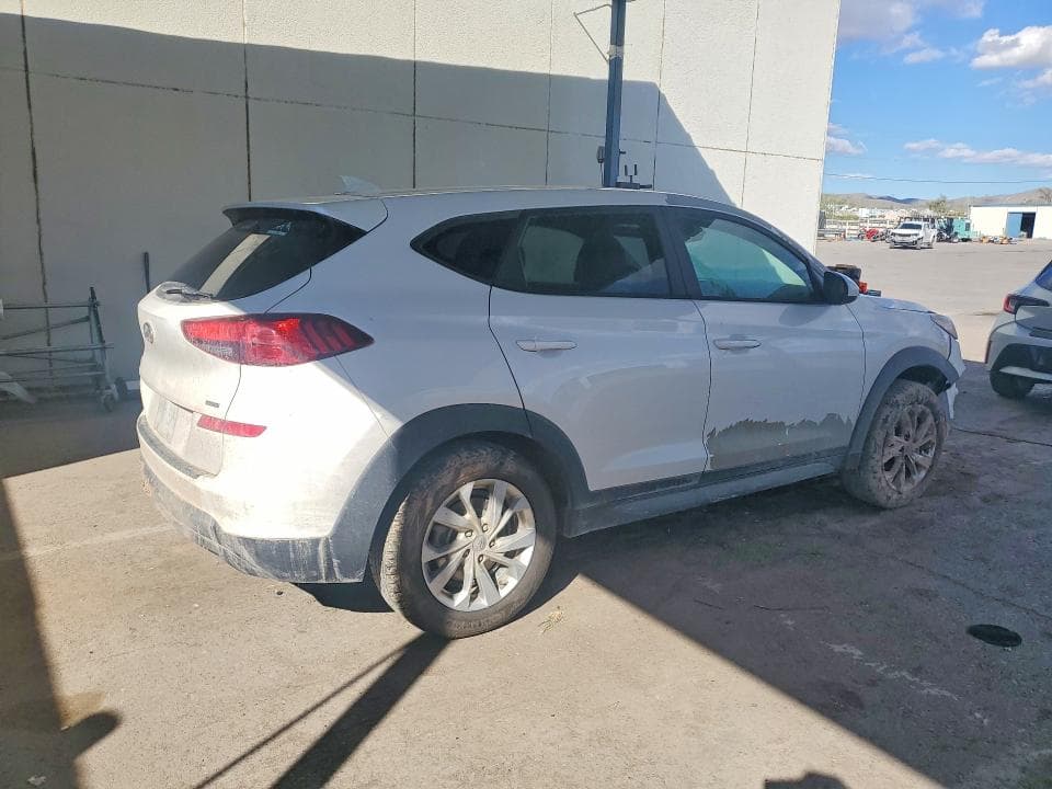 2020 HYUNDAI 4DR 3