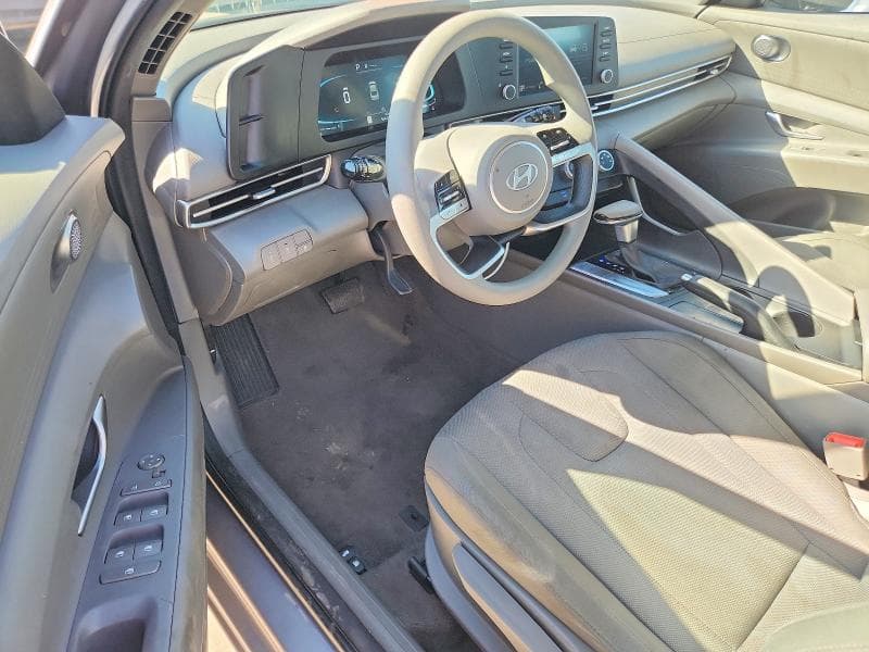 2025 HYUNDAI ELANTRA SE 8