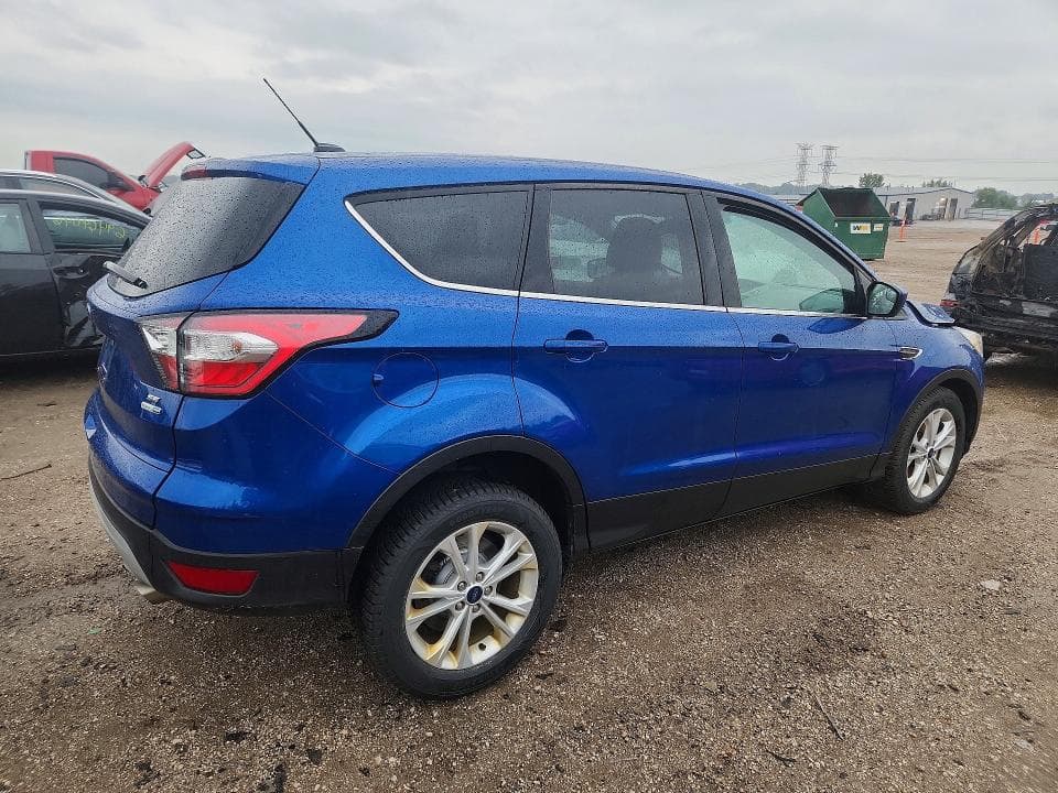 2017 FORD ESCAPE SE 3