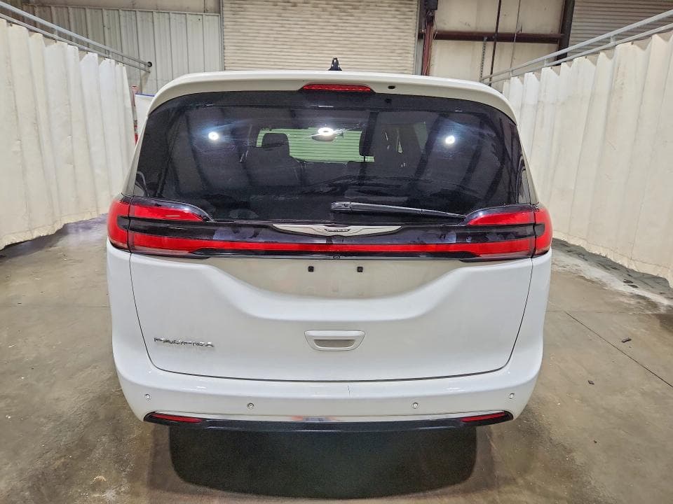 2025 CHRYSLER PACIFICA SELECT 6