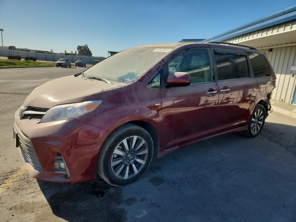 2018 TOYOTA SIENNA XLE 7-PASSENGER