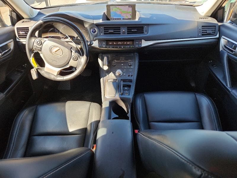 2017 LEXUS CT 200 8